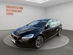 Schwarz Gebraucht 2018 Volvo V40 Momentum Limousine | 13.945 € (Etwas zu teuer)