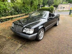 Schwarz Gebraucht 1994 Mercedes E320 Cabrio | 22.998 €