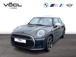 Grün Gebraucht 2023 Mini Cooper Premium Plus Kleinwagen | 25.470 € (Fairer Preis)