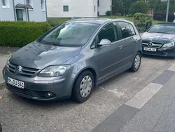 Grau Gebraucht 2006 VW Golf Plus Cross Van / Kleinbus | 1.950 € (Fairer Preis)