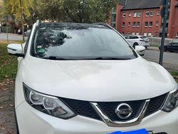 Weiß Gebraucht 2015 Nissan Qashqai 360º SUV | 11.000 € (Fairer Preis)