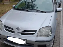 Silber Gebraucht 2002 Nissan Almera Tino Van / Kleinbus | 1.450 €
