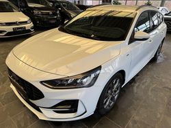 Weiß Gebraucht 2025 Ford Focus ST-Line Limousine | 23.599 € (Guter Preis)