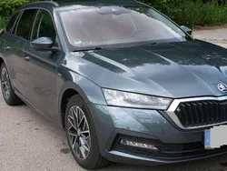 Grau Gebraucht 2022 Skoda Octavia Clever Kombi | 22.900 € (Guter Preis)