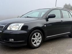 Schwarz Gebraucht 2004 Toyota Avensis Kombi | 2.850 €
