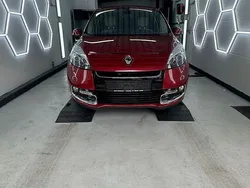 Rot Gebraucht 2012 Renault Scénic III Luxe Van / Kleinbus | 4.950 € (Superpreis)
