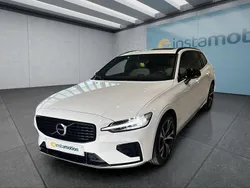 Weiß Gebraucht 2022 Volvo V60 Plus Kombi | 31.799 € (Superpreis)
