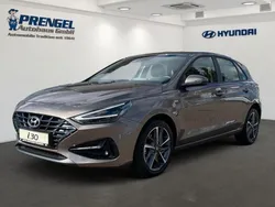 Gold Gebraucht 2024 Hyundai i30 Trend Limousine | 19.420 €