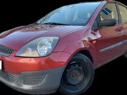 Rot Gebraucht 2007 Ford Fiesta Ambiente Kleinwagen | 1.990 € (Guter Preis)