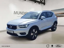 Weiss Gebraucht 2022 Volvo XC40 Momentum SUV | 28.830 € (Guter Preis)