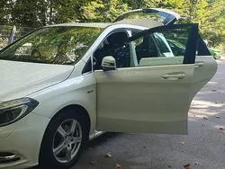 Weiß Gebraucht 2012 Mercedes B200 Van / Kleinbus | 6.500 € (Fairer Preis)