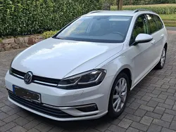 Weiß Gebraucht 2017 VW Golf VII Highline Kombi | 13.500 € (Fairer Preis)