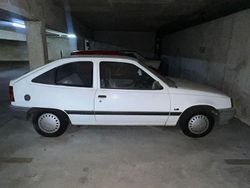 Weiß Gebraucht 1990 Opel Kadett Limousine | 1.292 €