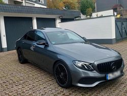 Grau Gebraucht 2018 Mercedes E220 Limousine | 24.999 € (Guter Preis)