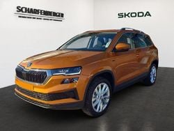 Phoenixorange metallic Neu 2025 Skoda Karoq Tour SUV | 41.546 € (Teuer)
