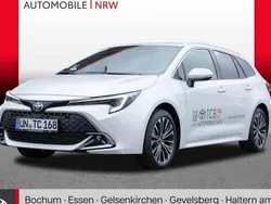 Weiß Gebraucht 2024 Toyota Corolla Team Limousine | 33.189 € (Teuer)