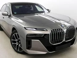 Grau Gebraucht 2024 BMW 740 M Sport Limousine | 89.990 € (Guter Preis)