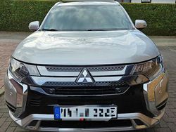 Silber Gebraucht 2020 Mitsubishi Outlander P-HEV Plus SUV | 20.499 € (Superpreis)