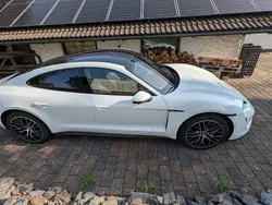 Weiß Gebraucht 2021 Porsche Taycan 4S Limousine | 70.000 €