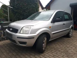 Silber Gebraucht 2004 Ford Fusion Kleinwagen | 1.499 € (Guter Preis)