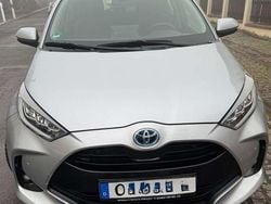 Silber Gebraucht 2022 Toyota Yaris Hybrid Team Limousine | 17.000 € (Guter Preis)