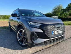 Grau Gebraucht 2024 Audi Q4 e-tron S-Line SUV | 44.890 €