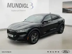 Schwarz Gebraucht 2021 Ford Mustang Mach-E Basis SUV | 36.890 € (Etwas zu teuer)