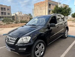 Schwarz Gebraucht 2010 Mercedes ML350 Edition SUV | 9.500 €