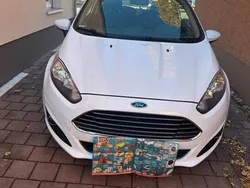 Weiß Gebraucht 2014 Ford Fiesta Trend Kleinwagen | 3.599 € (Teuer)