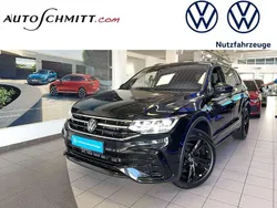 Deep black perleffekt Gebraucht 2024 VW Tiguan Allspace R-line SUV | 51.480 €