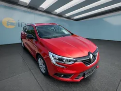 Rot Gebraucht 2020 Renault Mégane GrandTour Kombi | 16.399 € (Fairer Preis)