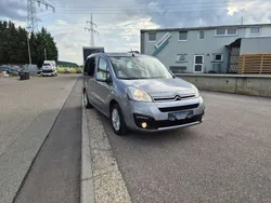 Gris artense Gebraucht 2017 Citroën Berlingo Shine Van / Kleinbus | 10.990 € (Fairer Preis)
