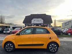 Gelb Gebraucht 2022 Renault Twingo Play Kleinwagen | 10.950 € (Fairer Preis)