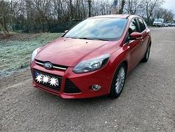 Rot Gebraucht 2011 Ford Focus Kleinwagen | 2.750 € (Superpreis)