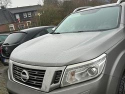 Grau Gebraucht 2018 Nissan Navara Tekna Abholung | 16.000 € (Guter Preis)