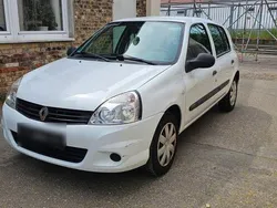 Weiß Gebraucht 2012 Renault Clio IV Expression Kleinwagen | 3.200 € (Guter Preis)