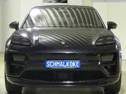 Tiefschwarzmetallic Gebraucht 2024 Porsche Macan 4 Electric SUV | 116.950 € (Fairer Preis)
