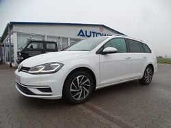 Weiß Gebraucht 2018 VW Golf VII Sound Limousine | 8.600 € (Fairer Preis)