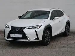 Weiß Gebraucht 2021 Lexus UX 250h SUV | 25.740 € (Fairer Preis)