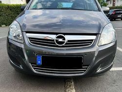 Grau Gebraucht 2012 Opel Zafira Family Van / Kleinbus | 6.950 € (Fairer Preis)