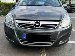 Grau Gebraucht 2012 Opel Zafira Family Van / Kleinbus | 6.950 € (Fairer Preis)