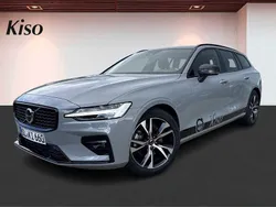 Vapour grey / metallic Gebraucht 2024 Volvo V60 Kombi | 43.850 € (Teuer)