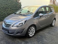 Grau Gebraucht 2011 Opel Meriva Van / Kleinbus | 6.297 € (Guter Preis)