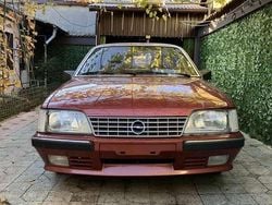 Rot Gebraucht 1983 Opel Senator Limousine | 3.000 €