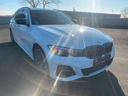 Weiß Gebraucht 2022 BMW 320 M Sport Kombi | 27.999 € (Guter Preis)