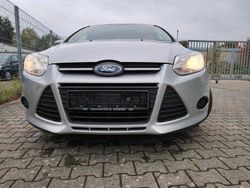 Silber Gebraucht 2014 Ford Focus Kombi | 2.700 € (Superpreis)