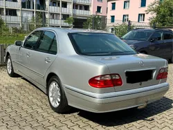 Silber Gebraucht 2000 Mercedes E240 Limousine | 4.950 €