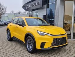 Gelb (sonnengelb) Neu 2025 Lexus LBX SUV | 25.019 €