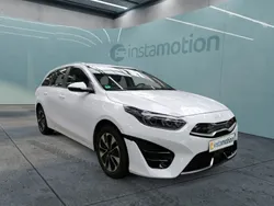 Weiß Gebraucht 2024 Kia Ceed Sportswagon Vision Kombi | 24.680 € (Guter Preis)