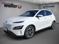 Atlas white / sol Gebraucht 2023 Hyundai Kona Prime SUV | 29.490 € (Fairer Preis)